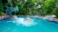Peach Resort Hotel (Huzhou Longchumei Canyon Adventure Rafting Scenic Area)