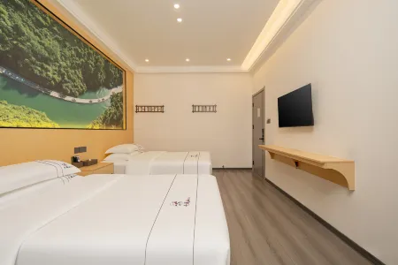 Xuan'en Qianchengshan Hotel (Wenlan Bridge) Отели рядом с достопримечательностью «Wenlan Bridge»