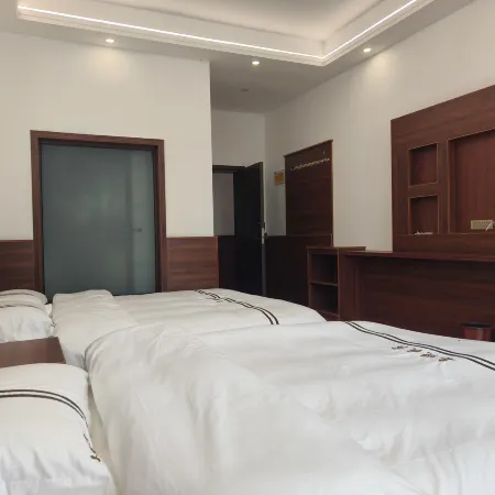 Xiyue Homestay (Zha Ga Na Scenic Area)