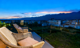 Xiaochen's Family・Lakeside・Erhai Lake Resort(Dali Erhai Lake S Bay Ecological Corridor Branch)