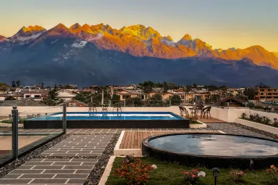 Shanye·Snow Viewing Mountain Retreat (Baisha Ancient Town Branch) 바이사진슈 예술원 주변 호텔