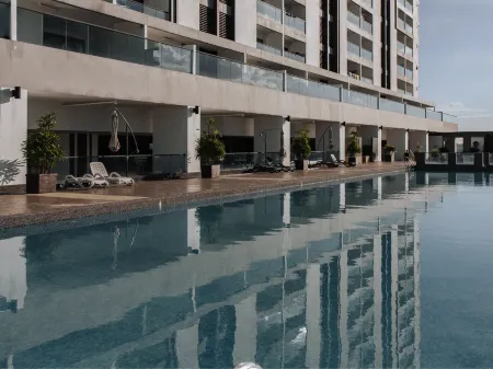 Landmark Residence 2 by Dehoz Suites