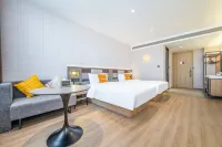 Home Lnn Premium(Urumqi International Bazaar PeoplesCinema Hotels near Lingguan Lane Food Street