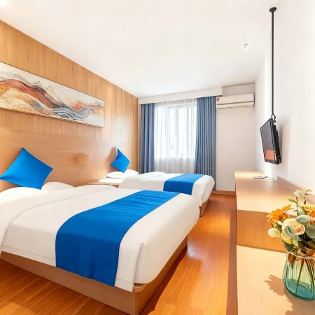 Celebrity Hotel (Jincheng Central Pedestrian Street People's Hospital Store)