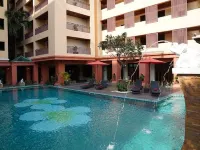 Sunday Chateau En Ville - Pattaya Hotels near Mum Aroi Naklua
