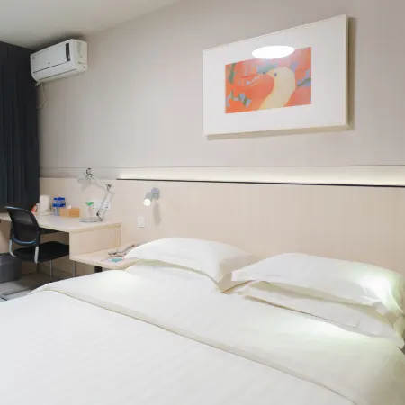 Fanyikeju Hotel (Longyan Zhongshan Road Pedestrian Street Dendou Station Store)