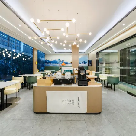 Starway Hotel (Zigong Huashang International City)