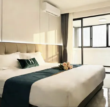 Chengdun Apartment (Haixia C&E Center Huluzhen Subway Station)