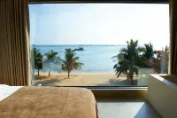 Zhina South China Sea View Hotel (Lingshui Nanwan Monkey Island Branch) - Infinity Pools