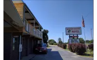 Love Hotels Western Holiday by OYO at Harlan Lake NE