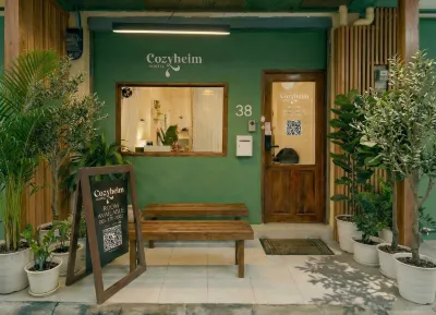 CozyHeim Hotels in Pom Prap Sattru Phai