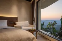 Shishi Homestay (Jingmai Mountain Ancient Tea Forest Scenic Area Manghong)