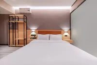 Yeste Meitu Hotel (Nanning Wuxiang Headquarters Base) Hotels in Nanning
