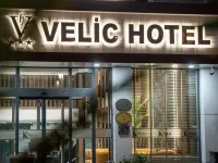 Kucuk Velic Hotel Hotels near Bayazhan