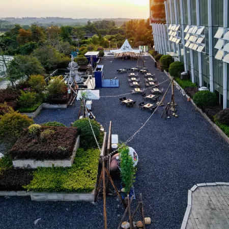 InterContinental Hotels HEILONG LAKE by IHG