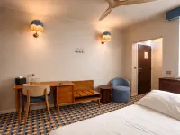 Latroupe le Berger Hotels in Ixelles