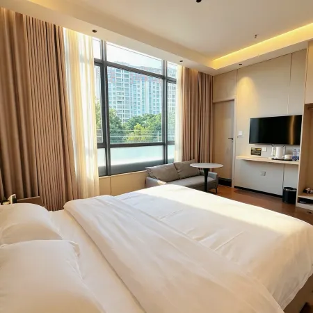 Lianying Apartment (Shanwei High-Speed Railway Station)