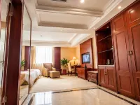 BaiYue International Hotel - parkir