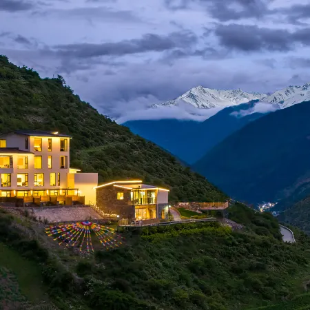 Endless Summer · Cloud Private Hot Spring Homestay(Siguniang Mountain)