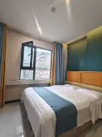 six luck hotel - pemandangan pegunungan