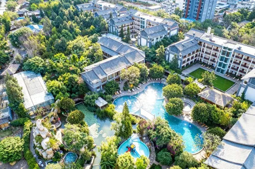Putuoquan Hot Spring Resort - Bãi đậu xe