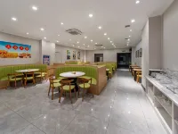 Chengde Dinghuang Xingchen Hotel (Chengde Dingsheng Dynasty Royal Plaza) - parking