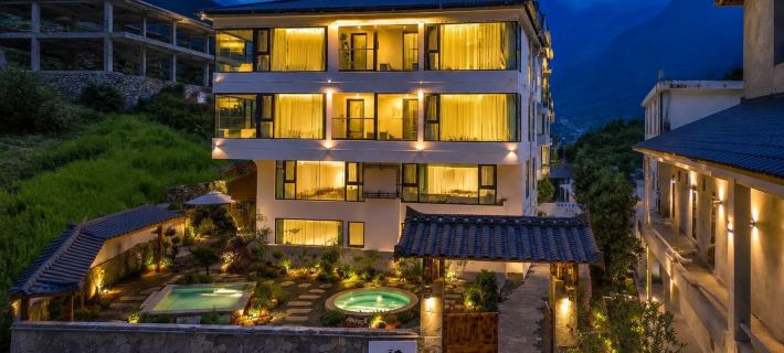 Sukyo: A Secluded Mountain Onsen Yado Hotels in Luding