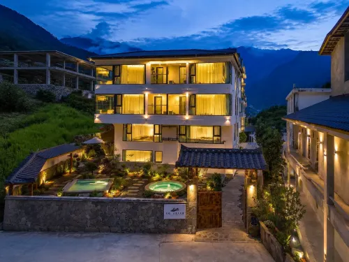 Sukyo: A Secluded Mountain Onsen Yado - bar