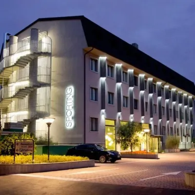 B&B Hotel Milano Cologno Sporting Hotels near تورو