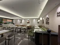 Qiyu Hotel (Futian Port Branch of Shenzhen Convention and Exhibition Center) - Bintang 2