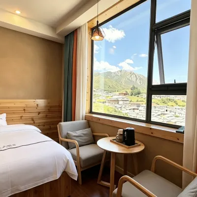 Langmu Dongkacang Homestay (Langmu Temple Scenic Area) Hotels near Aba Prefecture Namo Grand Canyon