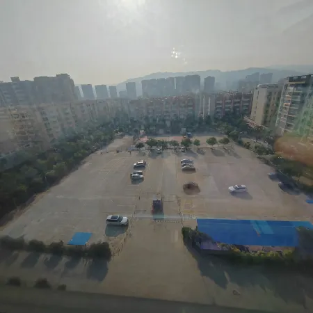 Longchuan Glen Yuntian Yue Hotel