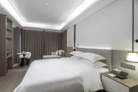 Parkland Hotel Hotels near Yanting Golden Beach