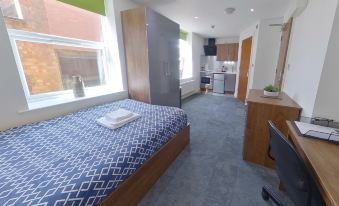 CovStays – Victoria House - Deluxe Studios in Coventry City Centre