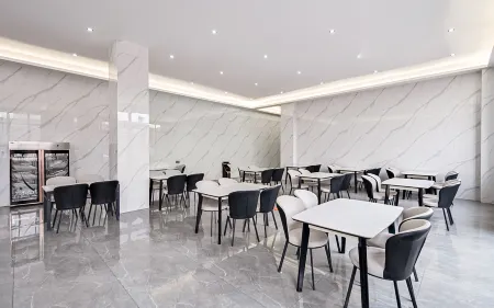 Xinzang Tourism Hotel