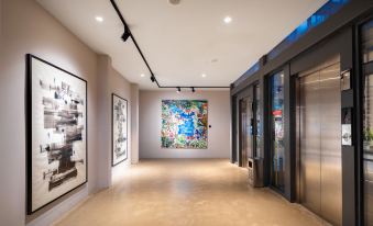 Guoshi Hotel (Dalian Donggang Business District Harbour Plaza Subway Station)