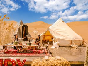 Dunhuang Dreammaker WINDY Desert Luxury Viewing Camp
