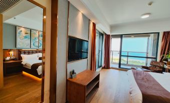 Qingdao Spring and Autumn Seaview Apartment (City Balcony Happy Bay Branch)