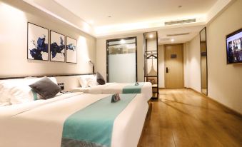 Qingya Hotel (Luohe High Speed Railway West Station)