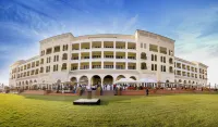 منتجع الحبتور بولو Hotels near جامعة زايد