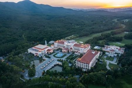 Nanjing Suning ZhongShan Golf Resort Отели рядом с достопримечательностью «Nanjing University of Science and Technology Zijin College»