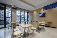 城季飯店（賀州高鐵站姑婆山大道店） - 2 星級