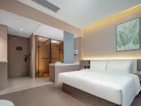 Atour X Hotel Chuxiong Yihai Park Hotels in Chuxiong City