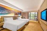 Vienna Classic Hotel (Jiaxiang No. 1 Middle School Deli Plaza) - Parkering