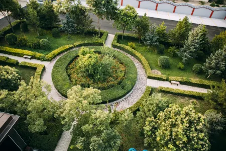 Wutaishan Hotel (Fanshi Wutaishan Railway Station) Отели рядом со станцией Wutaishan Railway Station