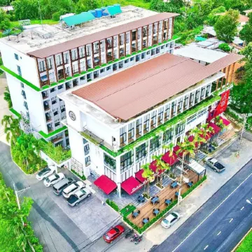 Tour De Phuket Hotel Отели рядом с достопримечательностью «Ват Си Сунтхон»