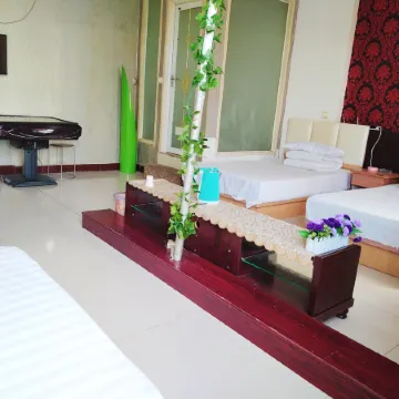 Wuqiang Holiday Express Hotel
