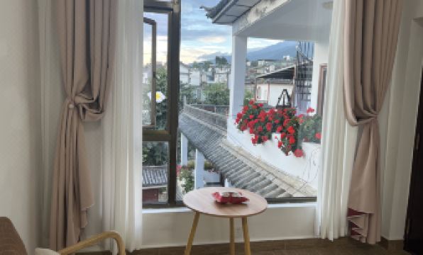 MONSTER B&B - Housity