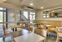 B&B Hotel Clermont-Ferrand le Brézet Aéroport - Frühstück