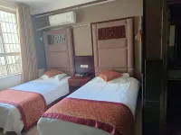 Wanzai Longhu Business Hotel - 2-Star
